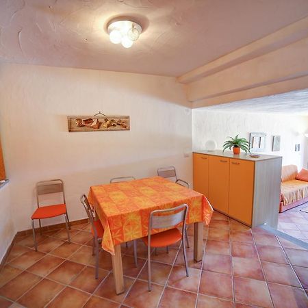 Delia Apartments San Teodoro  Buitenkant foto
