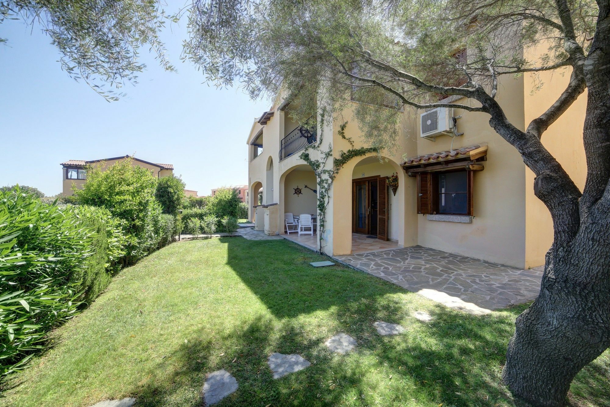 Delia Apartments San Teodoro  Buitenkant foto